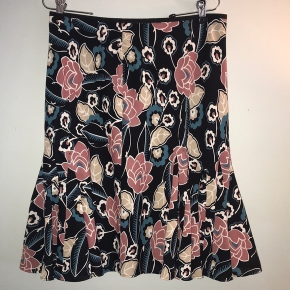 LOFT Black Floral Skirt Size 10​​​ - Picture 1 of 6
